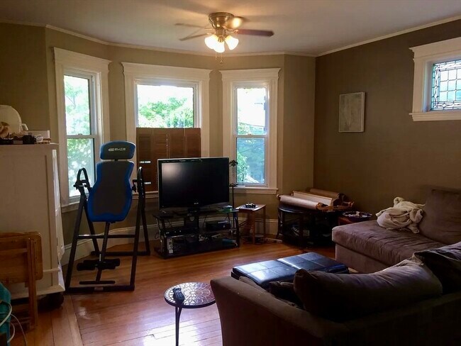 40 Imrie Rd, Unit 3 in Boston, MA - Building Photo - Building Photo