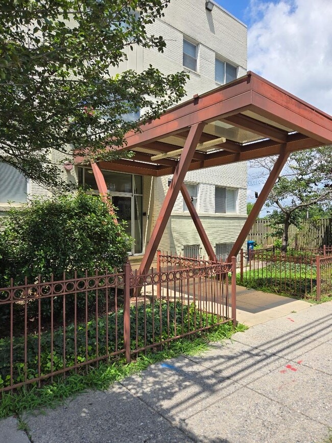 property at 1501 27th St SE