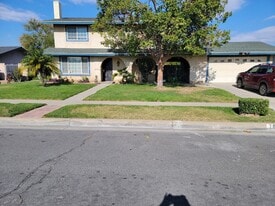 794 W Mason St in Rialto, CA - Building Photo