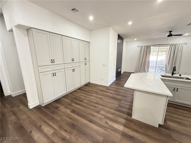 10024 Pinnacle View Pl