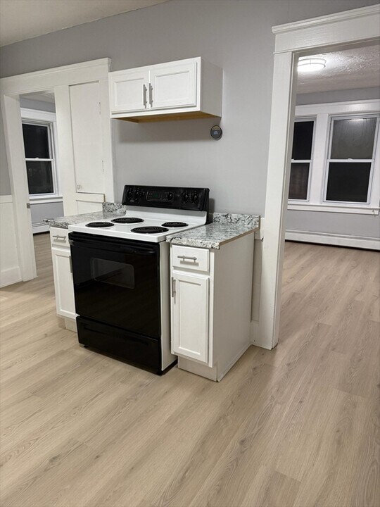 423 Worcester St in Southbridge, MA - Building Photo