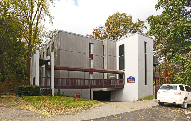 West Huron Apartments in Ann Arbor, MI - Foto de edificio - Building Photo