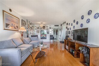 1624 Pine Valley Dr in Ft. Myers, FL - Building Photo - Building Photo