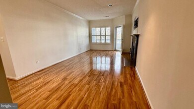 4417 Fair Stone Dr in Fairfax, VA - Building Photo - Building Photo