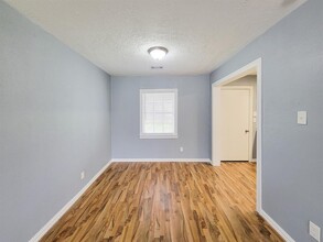 910 Sunset Dr in Pasadena, TX - Building Photo - Building Photo