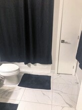 690 King St W in Kitchener, ON - Building Photo - Building Photo