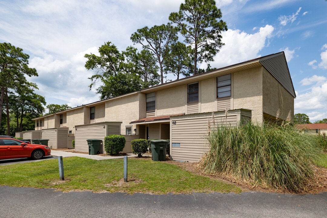 901 Olmstead Dr in Hinesville, GA - Foto de edificio