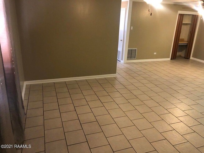 2809 S Curtis Dr in New Iberia, LA - Building Photo - Building Photo