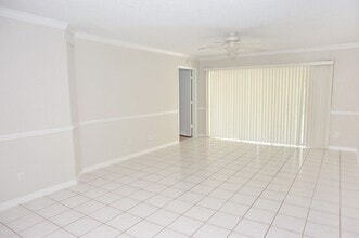 7737 Jewel Ln in Naples, FL - Foto de edificio - Building Photo
