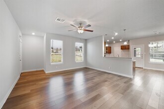 25172 Pacific Wren Dr in Magnolia, TX - Building Photo - Building Photo