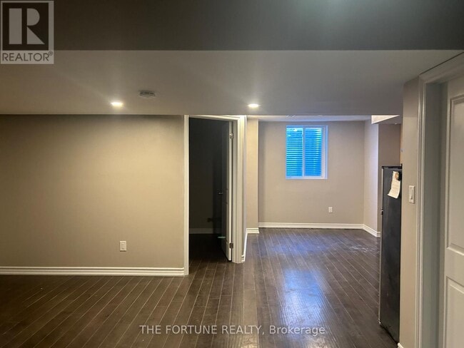 property at 90 Canary Cl