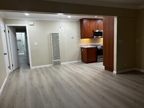 674 Kirkland Dr, Unit 2 in Sunnyvale, CA - Foto de edificio - Building Photo