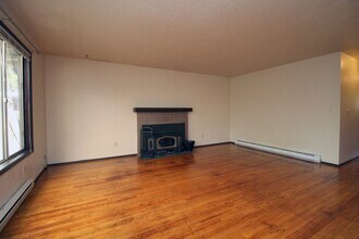 3930 N Kiska St in Portland, OR - Building Photo - Building Photo