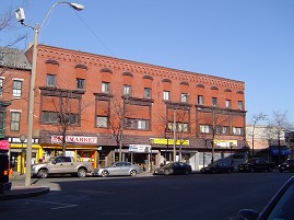 220 Broadway in Chelsea, MA - Foto de edificio - Building Photo