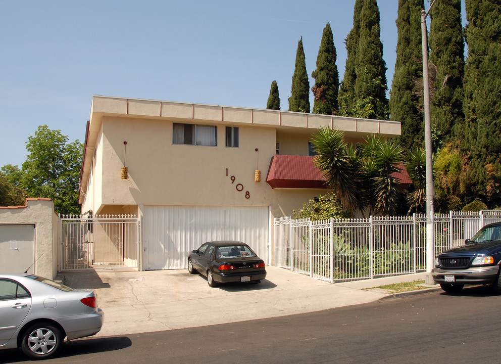 1908 Clinton St in Los Angeles, CA - Building Photo