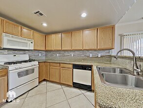 9580 W Reno Ave, Unit 256 in Las Vegas, NV - Building Photo - Building Photo