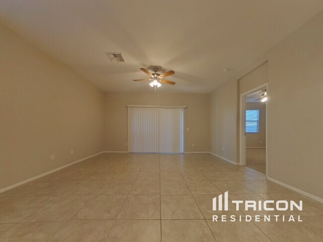 30724 W Amelia Ave in Buckeye, AZ - Building Photo - Building Photo