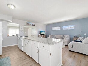 21923 Cellini Ave in Port Charlotte, FL - Foto de edificio - Building Photo