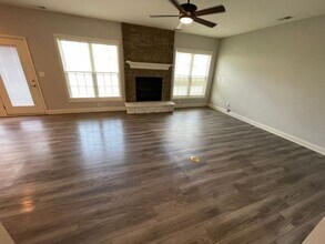 105 Irondale Ct in Louisville, KY - Building Photo - Building Photo