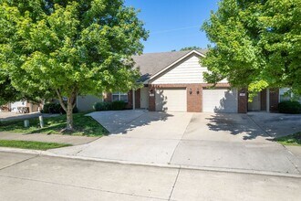 701-703-703 Glenstone Dr in Columbia, MO - Building Photo - Building Photo