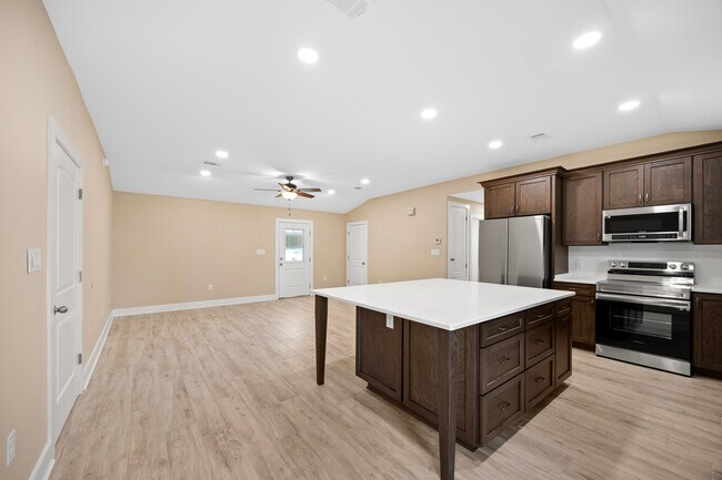 1351 Sanibel Ln in Gulf Breeze, FL - Building Photo - Building Photo