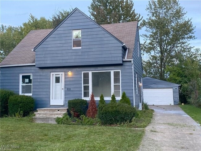 property at 718 Shelley Pkwy