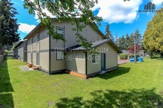 Greenwood II Apartments in Lakewood, WA - Building Photo - Building Photo