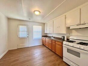 591 A St in Hollister, CA - Building Photo - Building Photo