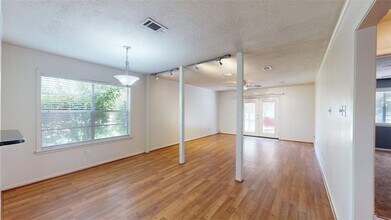 2401 Cornell Dr in College Station, TX - Building Photo - Building Photo