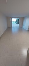 2910 Point E Dr in Aventura, FL - Building Photo - Building Photo