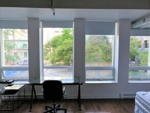 1200 Saint-Alexandre Rue in Montréal, QC - Building Photo - Building Photo