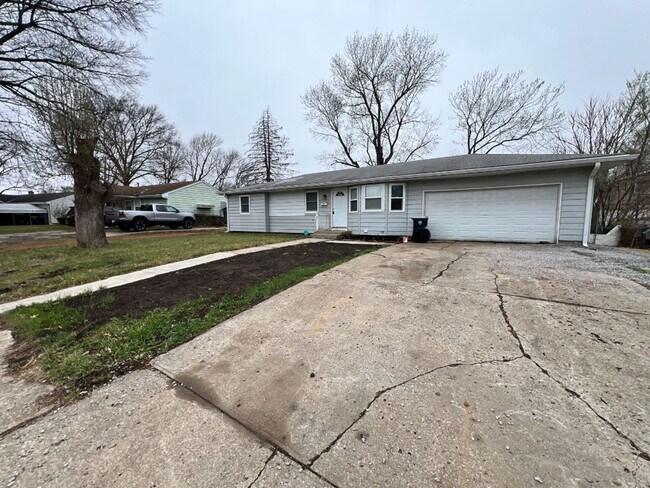 5208 Harvard Ave in Raytown, MO - Building Photo - Building Photo