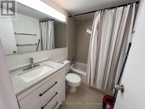 350 Seneca Hill Dr in Toronto, ON - Building Photo - Building Photo