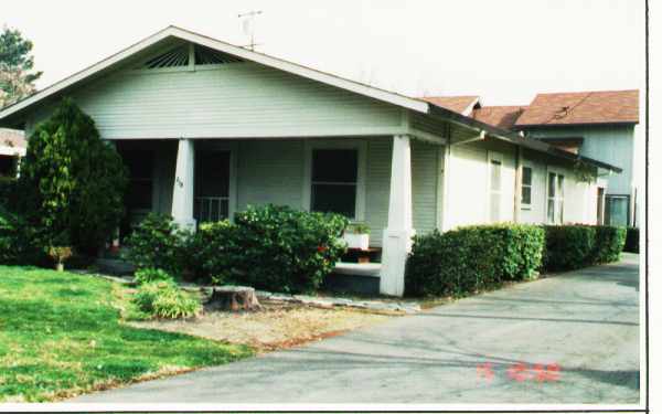 744-758 Dutton Ave in Santa Rosa, CA - Foto de edificio - Building Photo