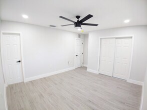 141 NE 183rd Ter, Unit 143 in Miami, FL - Building Photo - Building Photo