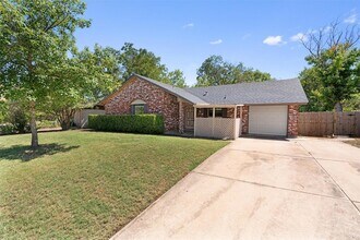 325 Heartwood Dr in Austin, TX - Building Photo - Building Photo
