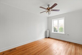 654 W Oakdale Ave in Chicago, IL - Building Photo - Building Photo