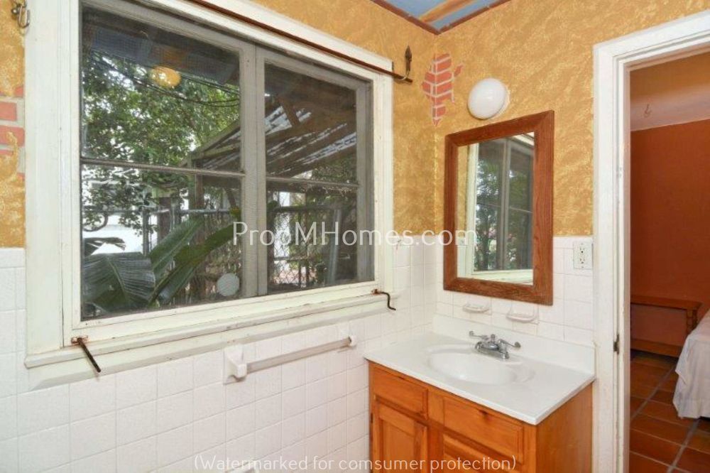 404 Ohio Pl in Sarasota, FL - Building Photo