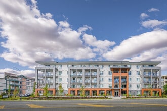 6117 Uplands Dr in Nanaimo, BC - Building Photo - Building Photo
