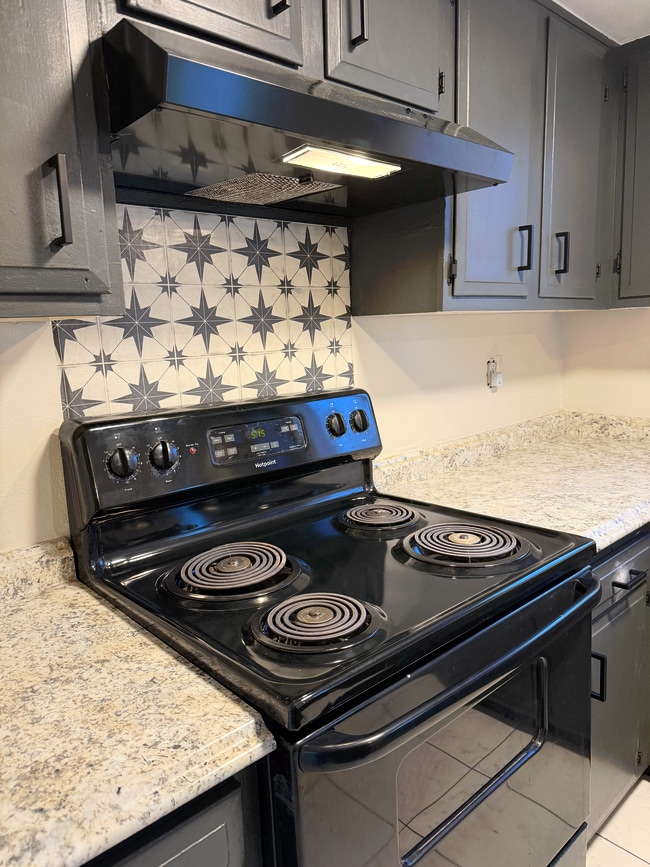 1013 Dickerson Dr SE, Unit C