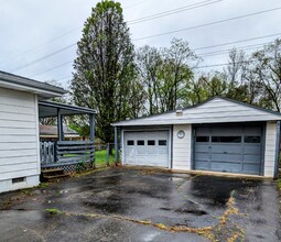 303 Granvil Dr in Louisville, KY - Building Photo - Building Photo