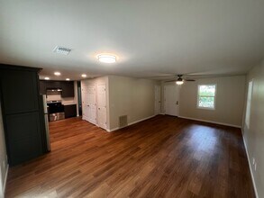 3025 Barrett Ct in Powder Springs, GA - Building Photo - Building Photo