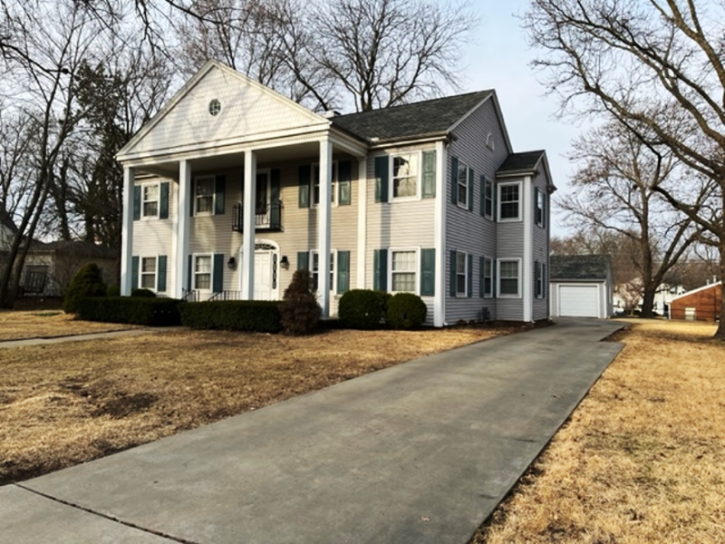 1221 SW Oakley Ave in Topeka, KS - Building Photo