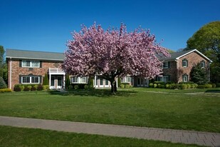 60 Horseblock Rd in Centereach, NY - Building Photo