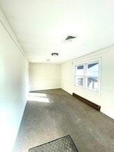 16 W Ferdinand St in Manheim, PA - Building Photo - Building Photo