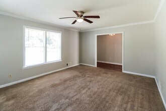 308 Rebecca Ct in Stockbridge, GA - Foto de edificio - Building Photo