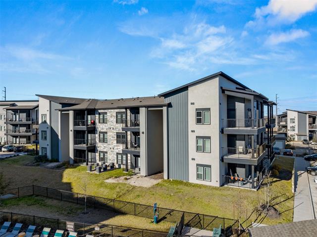 13624 Dessau Rd in Pflugerville, TX - Foto de edificio - Building Photo