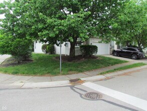 12468 Brookline St in Carmel, IN - Building Photo - Building Photo