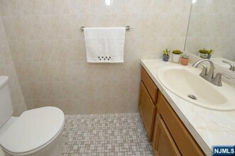 9 Park View Pl in Fair Lawn, NJ - Building Photo - Building Photo