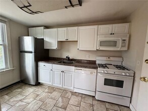 40-40 Freebody St in Newport, RI - Building Photo - Building Photo